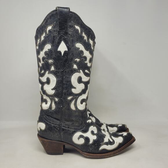 Corral Black Heeled Boots with Ornate Embroidery - Picture 2 of 14